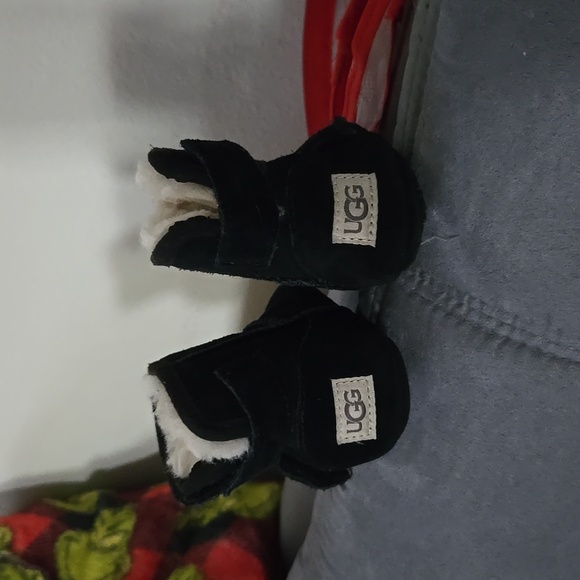 Baby uggs - Picture 2 of 2